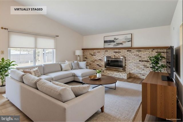 12 GERRY LN, Sicklerville, NJ 08081