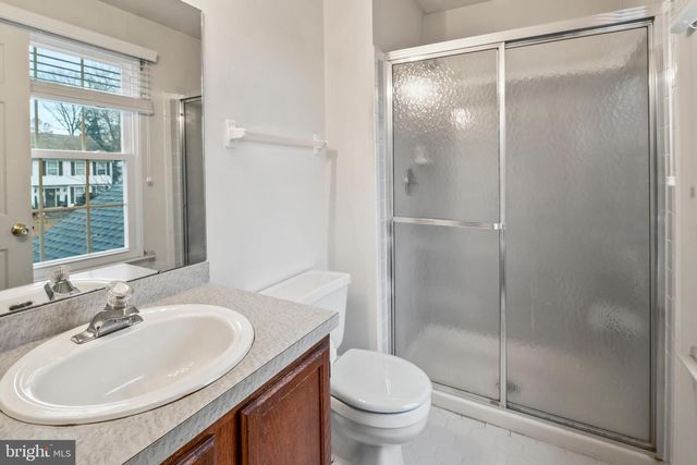 12 GERRY LN, Sicklerville, NJ 08081