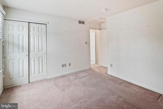 12 GERRY LN, Sicklerville, NJ 08081