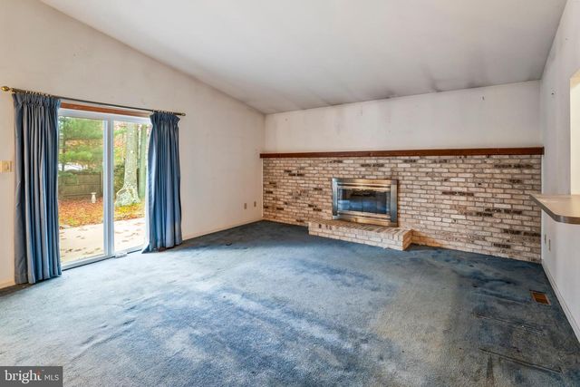 12 GERRY LN, Sicklerville, NJ 08081