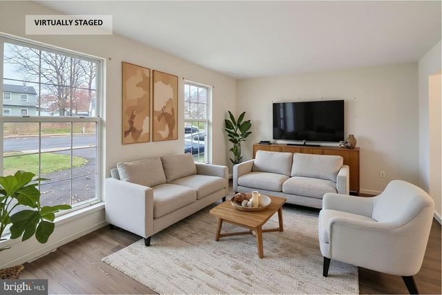 12 GERRY LN, Sicklerville, NJ 08081