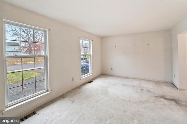 12 GERRY LN, Sicklerville, NJ 08081