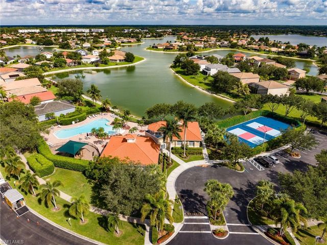 2769 Inlet Cove LN W, Naples, FL 34120