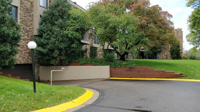 450 Ford Road 125, Saint Louis Park, MN 55426