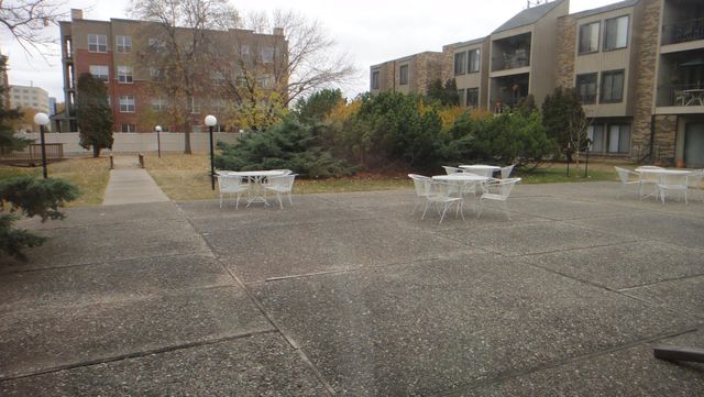 450 Ford Road 125, Saint Louis Park, MN 55426