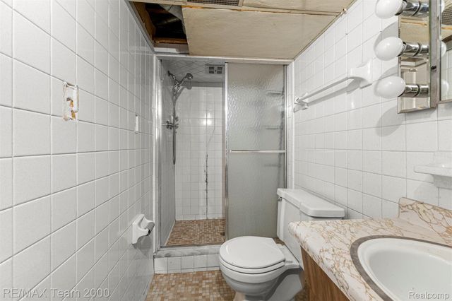 22101 Church Street, Oak Park, MI 48237