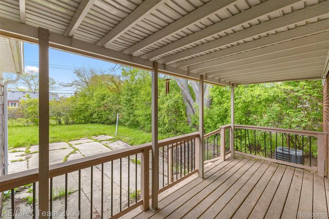 22101 Church Street, Oak Park, MI 48237