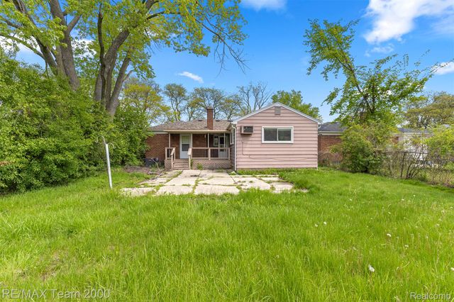22101 Church Street, Oak Park, MI 48237