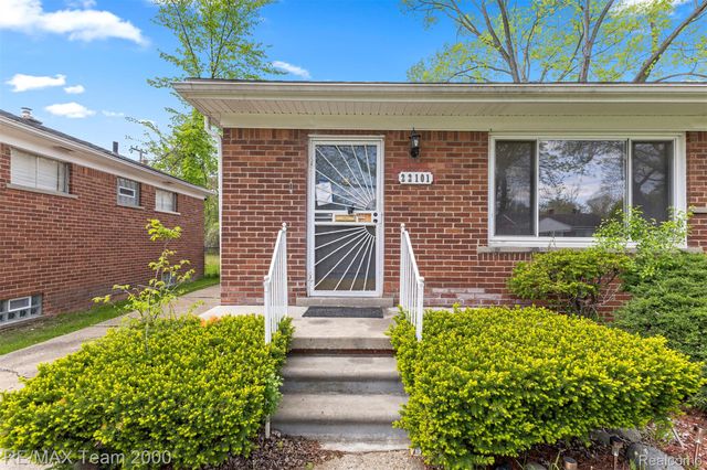 22101 Church Street, Oak Park, MI 48237