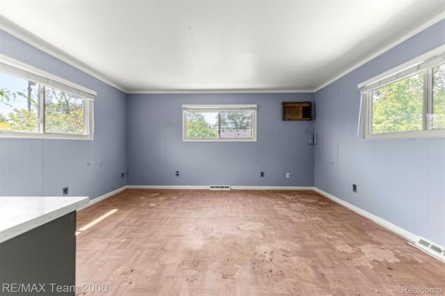 22101 Church Street, Oak Park, MI 48237