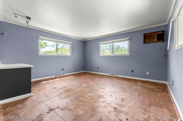 22101 Church Street, Oak Park, MI 48237