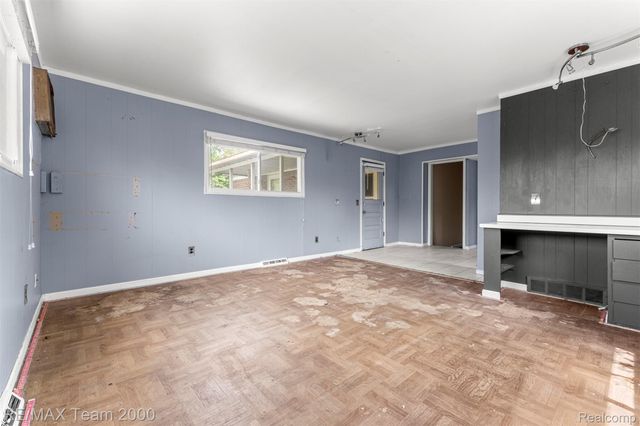 22101 Church Street, Oak Park, MI 48237
