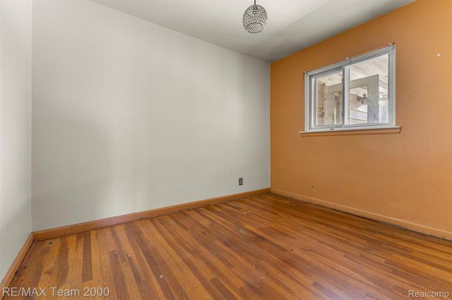 22101 Church Street, Oak Park, MI 48237
