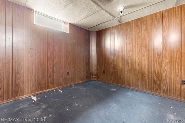 22101 Church Street, Oak Park, MI 48237