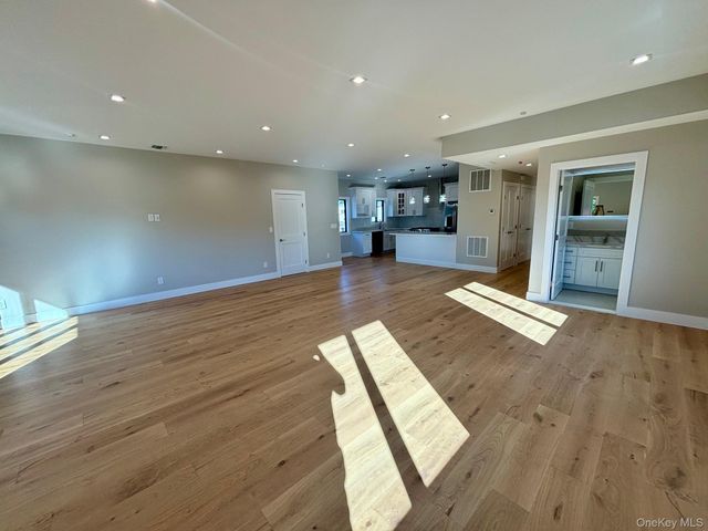 159 Harrison Avenue C, Mineola, NY 11501