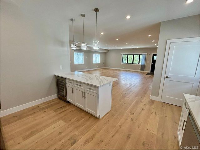 159 Harrison Avenue C, Mineola, NY 11501