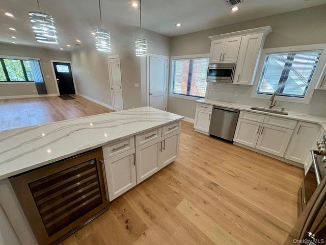 159 Harrison Avenue C, Mineola, NY 11501