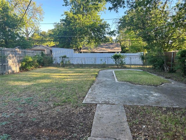 1138 Pioneer Drive, Dallas, TX 75224