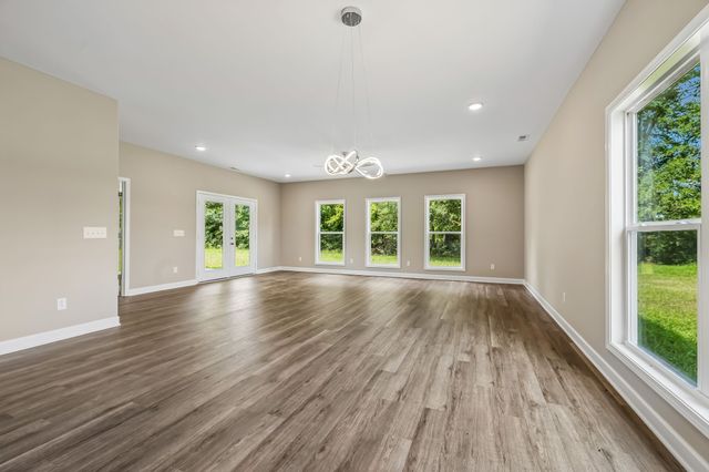 328 Villa St, Smithville, TN 37166