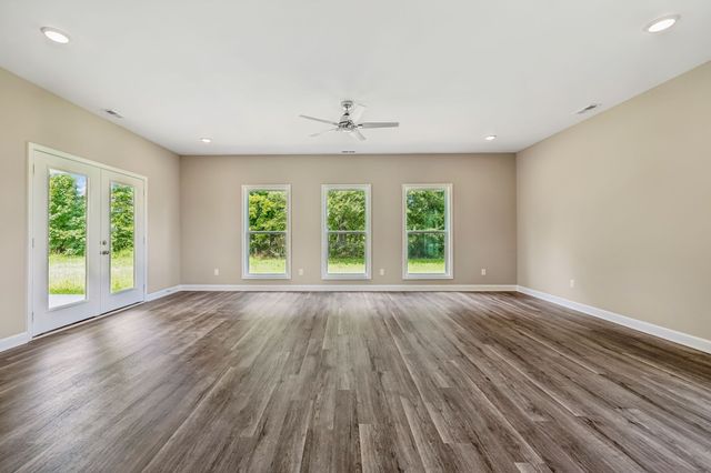 328 Villa St, Smithville, TN 37166