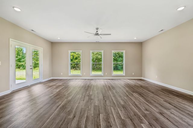 328 Villa St, Smithville, TN 37166