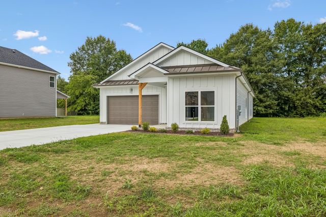 328 Villa St, Smithville, TN 37166