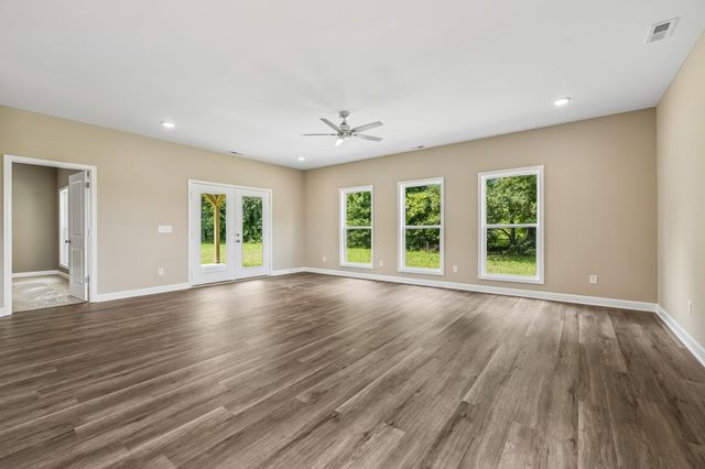 328 Villa St, Smithville, TN 37166