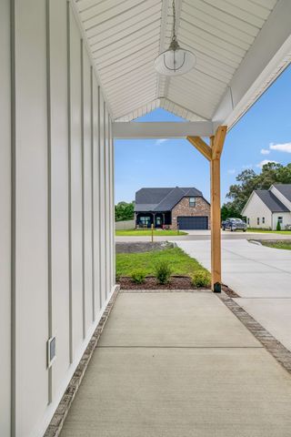 328 Villa St, Smithville, TN 37166
