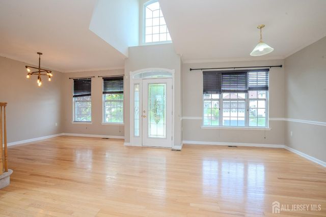 3 Maxwell Road, Monroe, NJ 08831