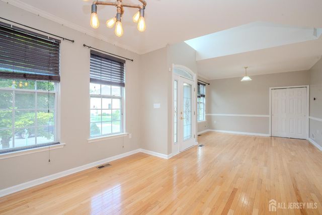 3 Maxwell Road, Monroe, NJ 08831
