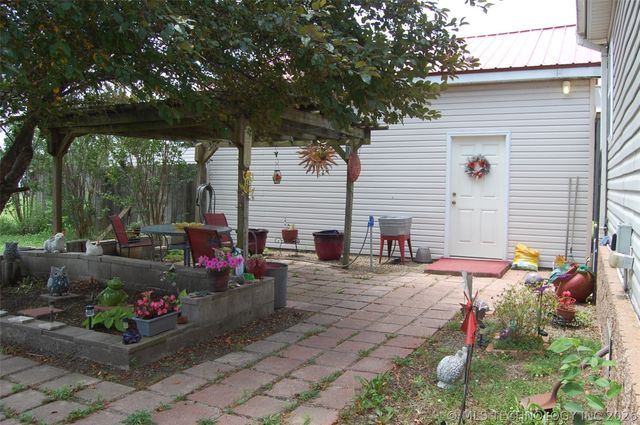 13782 Bulrush Street, Henryetta, OK 74437