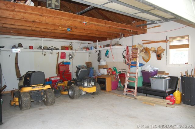 13782 Bulrush Street, Henryetta, OK 74437