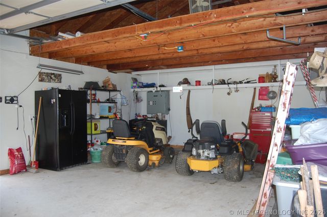 13782 Bulrush Street, Henryetta, OK 74437