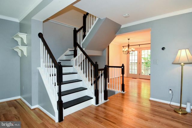 5987 EDGEHILL CT, Alexandria, VA 22303