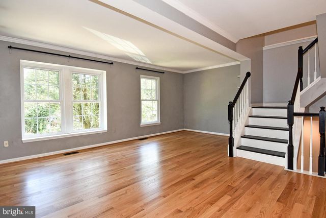 5987 EDGEHILL CT, Alexandria, VA 22303