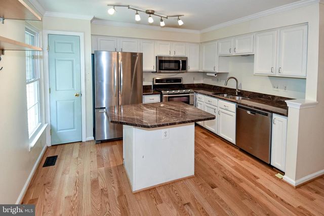 5987 EDGEHILL CT, Alexandria, VA 22303