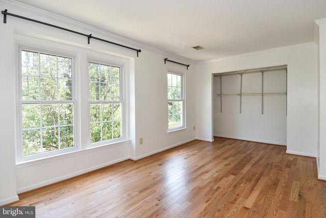 5987 EDGEHILL CT, Alexandria, VA 22303