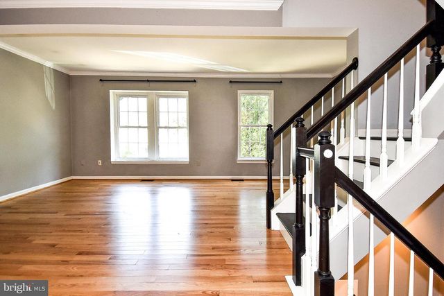 5987 EDGEHILL CT, Alexandria, VA 22303