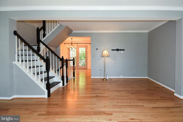 5987 EDGEHILL CT, Alexandria, VA 22303