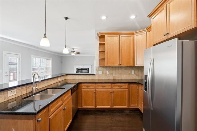 328 Thistlewood Run, Mcdonough, GA 30252