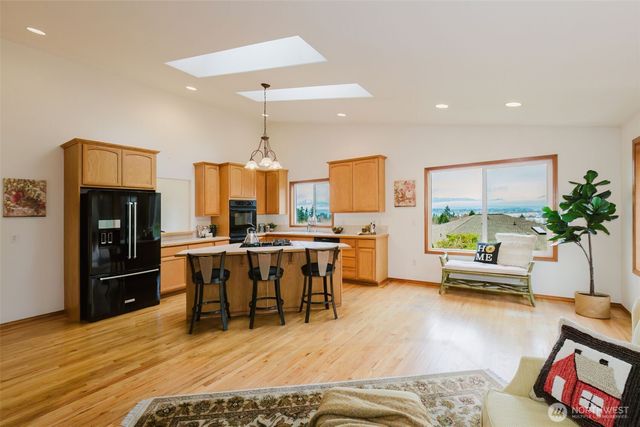 3523 E Calistoga Court, Port Orchard, WA 98366