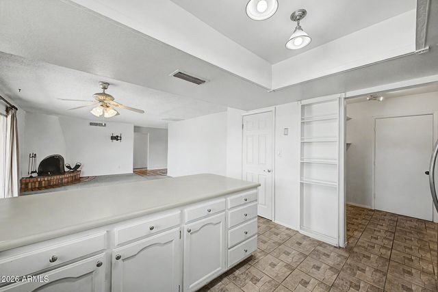 10632 N 49TH Avenue, Glendale, AZ 85304