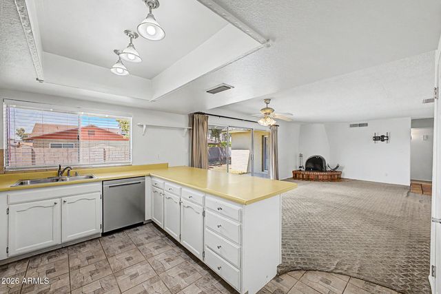 10632 N 49TH Avenue, Glendale, AZ 85304