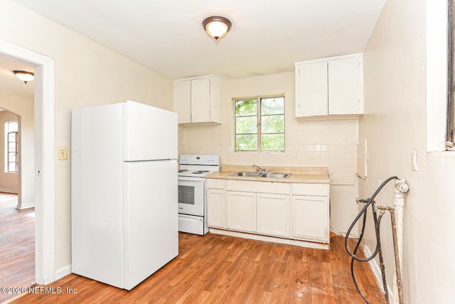 3302 COLLEGE Street, Jacksonville, FL 32205