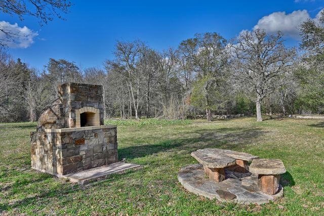 2514 Finke Road, Round Top, TX 78954