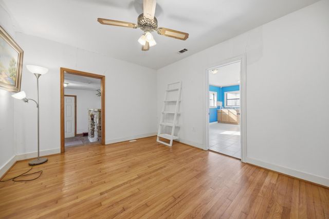 2514 Finke Road, Round Top, TX 78954