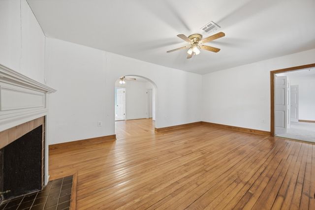 2514 Finke Road, Round Top, TX 78954