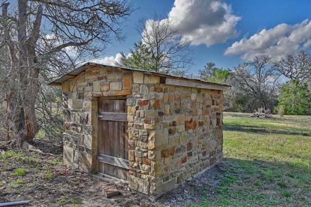 2514 Finke Road, Round Top, TX 78954
