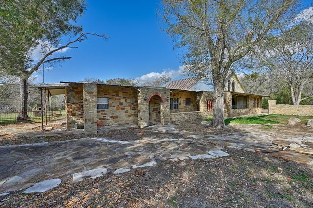 2514 Finke Road, Round Top, TX 78954