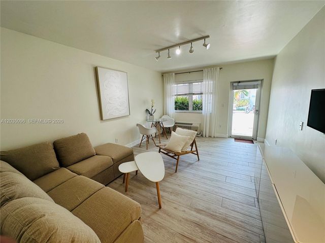 745 13th St 6, Miami Beach, FL 33139
